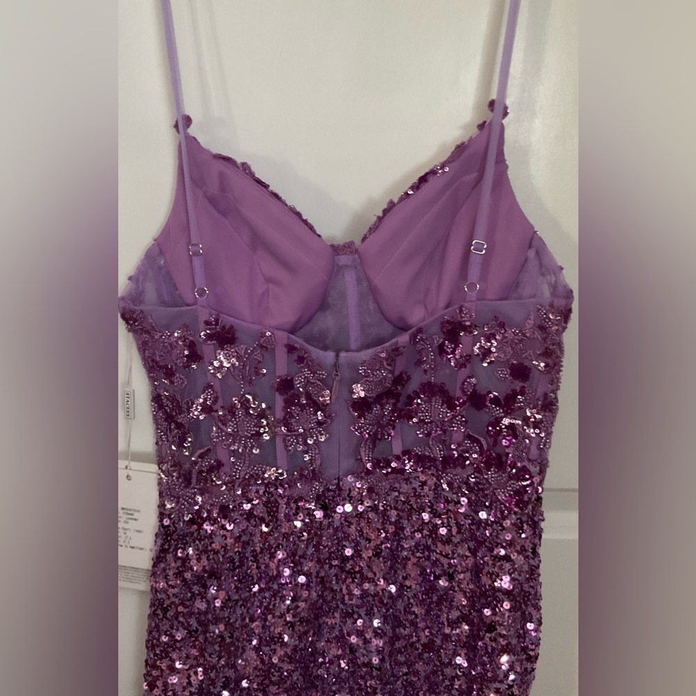 V Neck Corset Sequins Short Prom Dress with Appliqued Lace - Picture 6 of 8